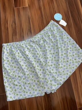 Size 4X / 26/28 Fashion Bug frog pajama shorts